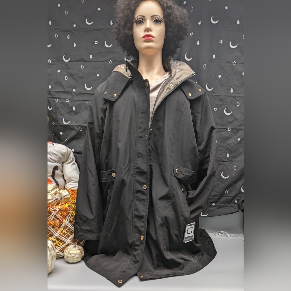 Gallery woman's jacket